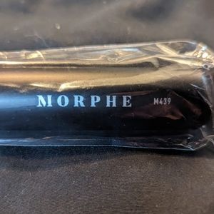 Morphe m439 deluxe buffer brush